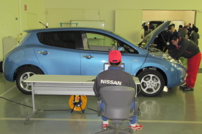 日産、遠隔操作で車の故障を修理 画像