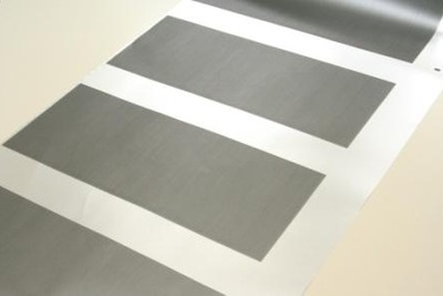 リチウムイオン電池の能力を高めるアルミ箔　昭和電工グループが販売 画像