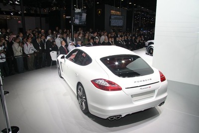 【カタールモーターショー11】ポルシェ パナメーラ に中東限定車 画像