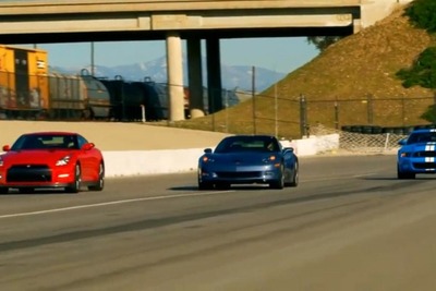 日産 GT-R、コルベット ＆ マスタング と加速競争［動画］ 画像