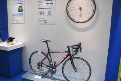 ［ナノテク11］グリップ性能と低転がり抵抗の両立…イノアックの自転車用タイヤ 画像