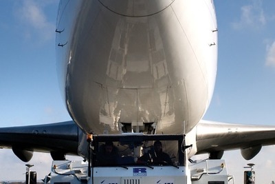 パイロットがドライバー、新型トーイングカー開発中 画像