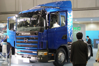【2003東京トラックショー】日野スカニア『SHD1』の運転姿勢は乗用車? 画像