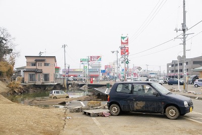 【東日本大震災】津波で道路が寸断されたままの石巻 画像