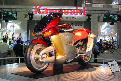 【東京ショー2003速報】変化球のストライク!?……カワサキ、ツーリングGTの提案 画像