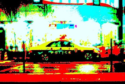 斜行してトラックと正面衝突、1人が死亡 画像