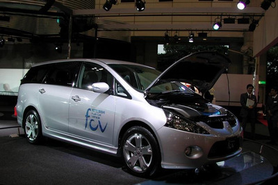 【新聞ウォッチ】三菱の燃料電池車『FCV』公道へ 画像