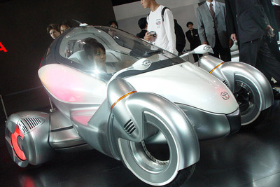 【東京ショー2003速報】トヨタ『PM』の車車間通信---コンセプトを現実に 画像