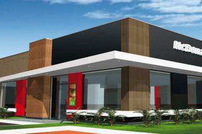 日本マクドナルド、新世代デザインのドライブスルー店舗を導入 画像