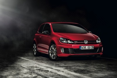 VW ゴルフ GTI、デビュー35周年記念…235psへパワーアップ 画像