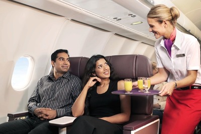 アテンションプリーズ、客室乗務員を体験できるツアー 画像