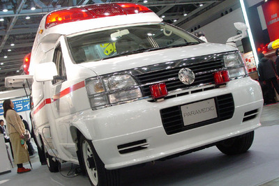【東京国際消防防災展写真蔵】日産の高規格救急車『パラメディック』 画像