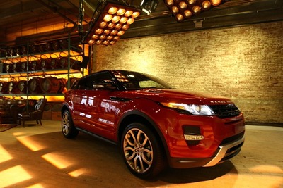 ジャガー初のSUV、世界屈指の軽量ボディで登場か 画像