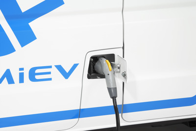 三菱、EVとPHVに給電機能を追加へ…家電にも対応 画像