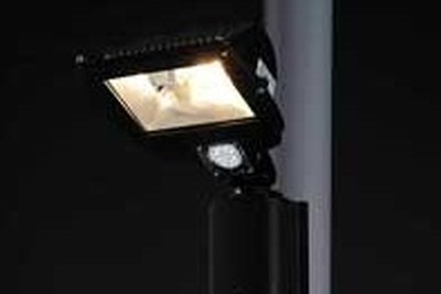 2種の光源を使用する照明 駐車場向け 画像