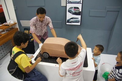 【ジャカルタモーターショー11】子供たちに誇るインドネシアデザイン…ダイハツ 画像