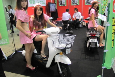 ［居酒屋産業展11］デリバリー用電動バイクを月1万5750円でレンタル 画像