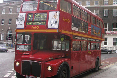 ロンドンの2階建てバス売ります 画像