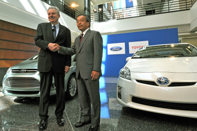 【株価】トヨタ、フォード提携効果で反発 画像