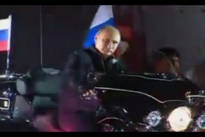 プーチン首相、今度はハーレーに乗る［動画］ 画像