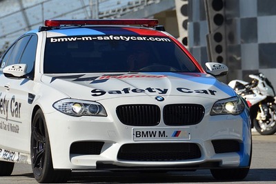 BMW M5 新型、MotoGPのセーフティカーに 画像