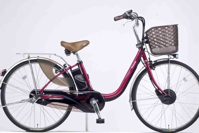 乗ったまま充電できる電動アシスト自転車…パナソニックサイクルテック 画像