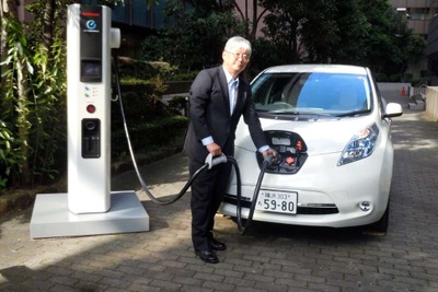 【日産 急速充電器 発表】手を汚さず楽に充電できる 画像