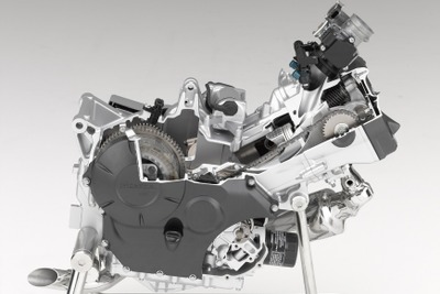 ホンダ大山専務、中型2輪新エンジンは海外部品調達4割に 画像