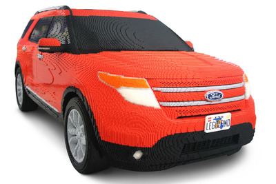 フォード エクスプローラー 新型、実物大のLEGO仕様 画像