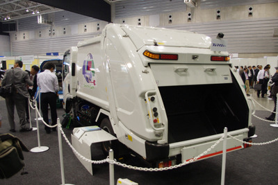【EVEX & CSF 11】電動ゴミ収集車、スバルが初出品 画像