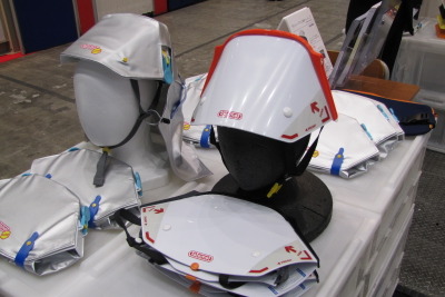 【RISCON・SEECAT】たためるヘルメット、注文殺到で4か月待ち 画像