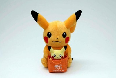 ［ゲーム］ポケモン15周年×ビームス35周年記念「色違いピカチュウぬいぐるみ」 画像