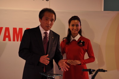 【東京モーターショー11】ヤマハ柳社長「二輪車市場は2020年には8000万台の予測も」 画像