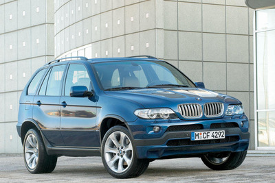 BMW、『X5』のトップオブザレインジ「4.8i」を発売 画像