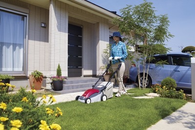 ホンダ、家庭用歩行型電動芝刈機 グラスパ を発売…10平方mを1分 画像