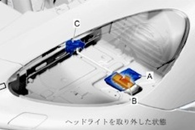 ポルシェ カイエン、ヘッドライトが脱落 画像