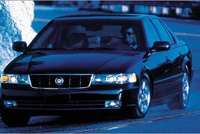 キャデラック2001年モデルはナイトビジョンがお買い得に 画像