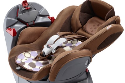 チャイルドシート用汗とりマットを発売…快適性を向上 アップリカ 画像