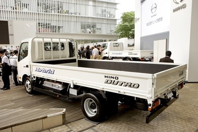 ［新エコカー減税 対象車リスト］日野 ハイブリッド3モデルが免税に 画像