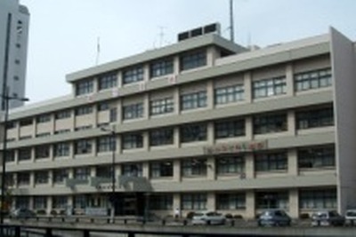 非番の警官、飲酒運転起因のバス追突事故で逮捕 画像