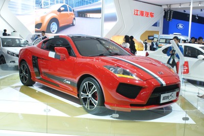 【北京モーターショー12】中国の江淮汽車から新型FRスポーツクーペ…ランボルギーニ+フェラーリ?! 画像