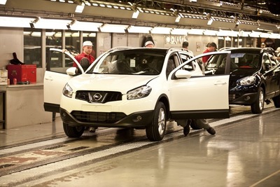 日産、英国工場に最大200名雇用…新型4車種生産へ 画像