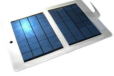 B5サイズに…携帯ソーラー発電機 画像