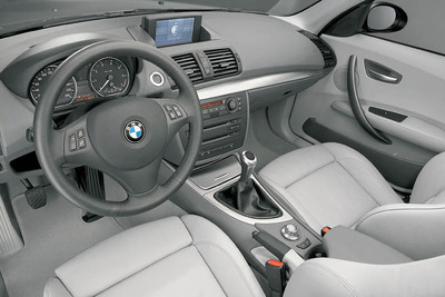 【BMW新1シリーズ海外試乗】その2 エントリーモデルでも抜かりない高級装備の数々…こもだきよし 画像