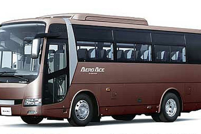 三菱ふそう、新型大型観光バスを発売…ブレーキオーバーライドシステム搭載 画像