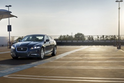 ジャガー XF に2013年モデル、燃費最大20%向上 画像