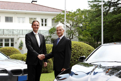 駐日ドイツ大使、HVを公用車に…「日本の環境負荷低減に貢献」 画像