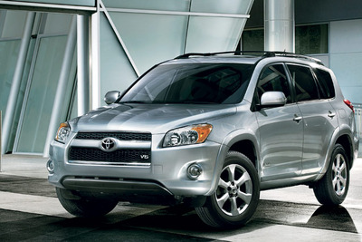 トヨタ RAV4 次期型、開発テストをスクープ…海外メディア 画像