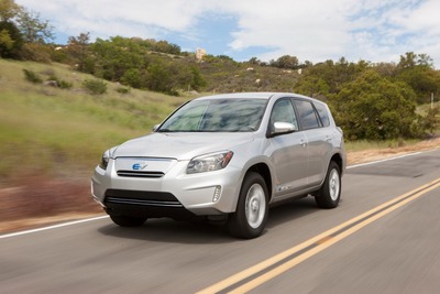 トヨタ RAV4 EV、182km走行可能…リーフやフィットを超えた 画像
