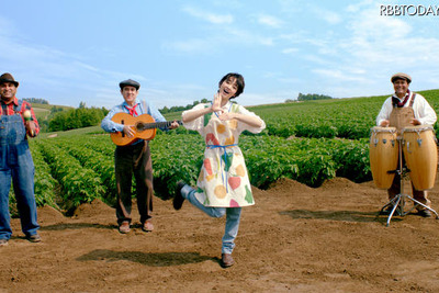 剛力彩芽が歌って踊る…カルビーCM 画像